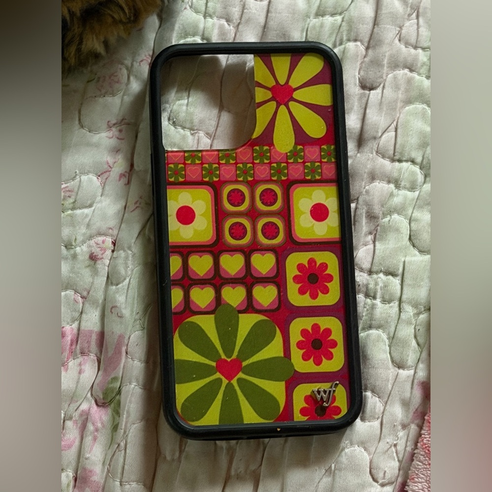 Floral Retro Heart Pattern Phone Case - Green & Pink